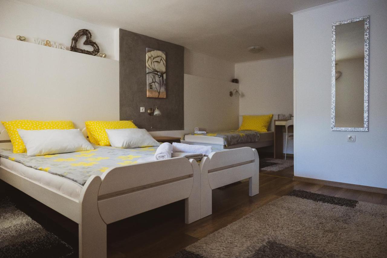 Soba I Apartman Dula โอกูลิน ภายนอก รูปภาพ