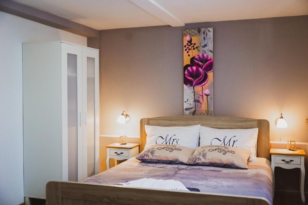 Soba I Apartman Dula โอกูลิน ภายนอก รูปภาพ