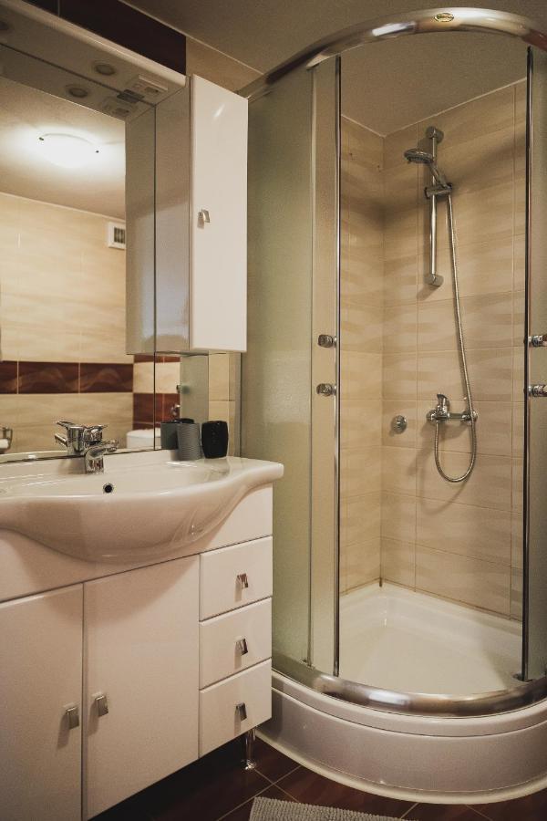Soba I Apartman Dula โอกูลิน ภายนอก รูปภาพ