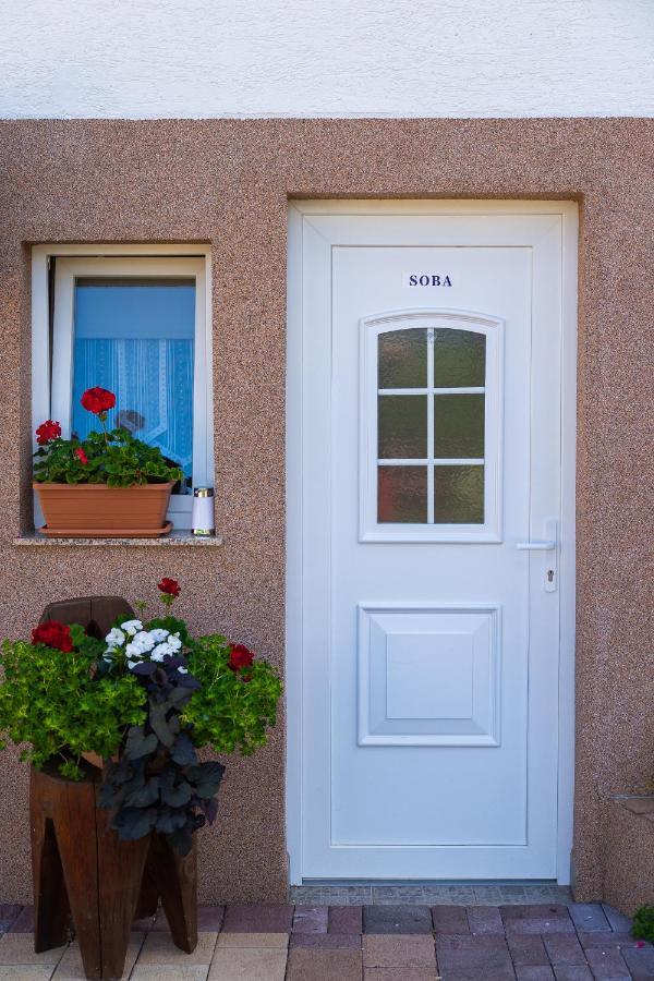 Soba I Apartman Dula โอกูลิน ภายนอก รูปภาพ