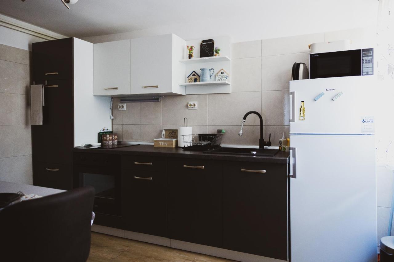 Soba I Apartman Dula โอกูลิน ภายนอก รูปภาพ
